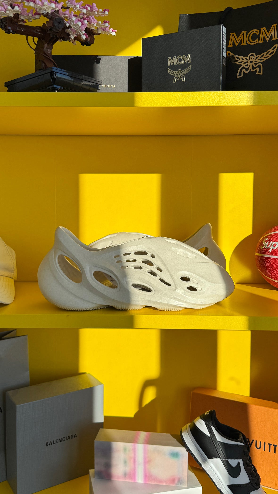 Yeezy Foam RNNR Sand