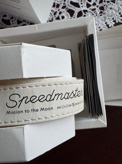 Omega X Swatch Snoopy