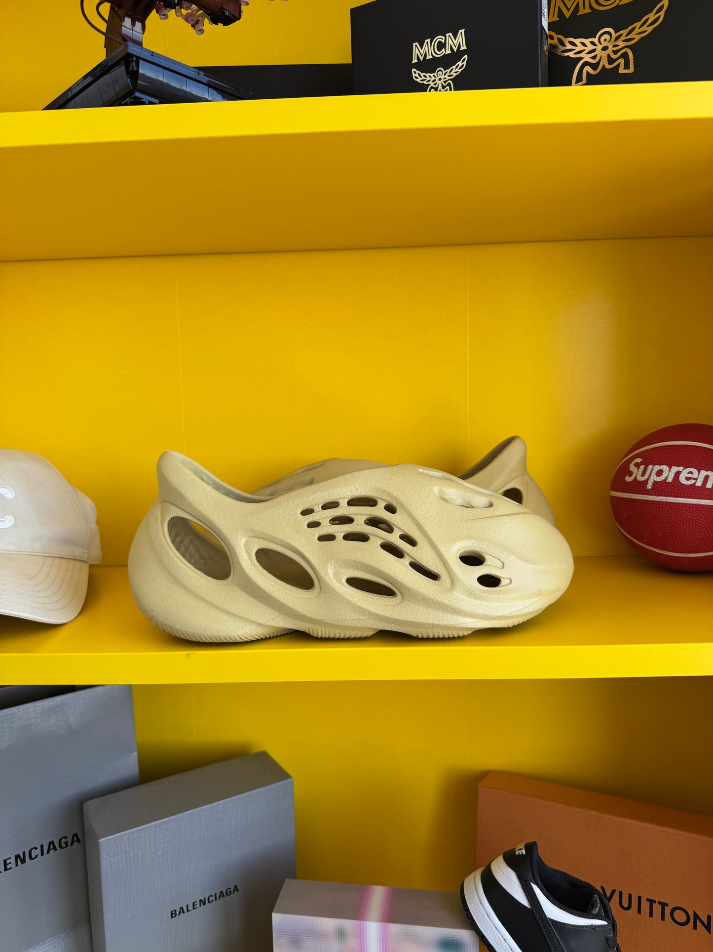 Yeezy Foam RNNR Sulfur