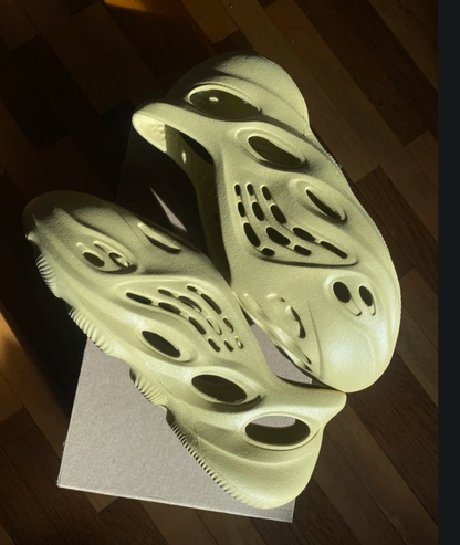 Yeezy Foam RNNR Sulfur