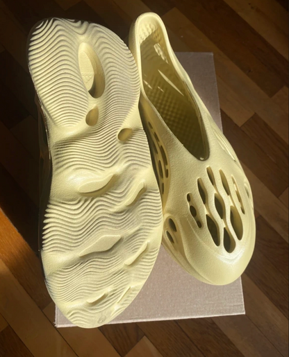 Yeezy Foam RNNR Sulfur